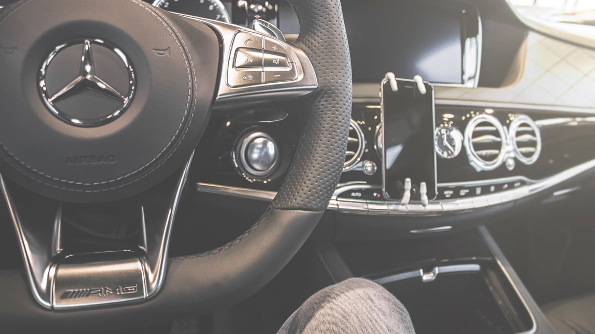 breffo's tweet photo. Spiderpodium mounted in the #Mercedes S Class holding the #iPhone6
#Breffo #Spiderpodium #CarPhoneMount https://t.co/7cNcBzieOG
