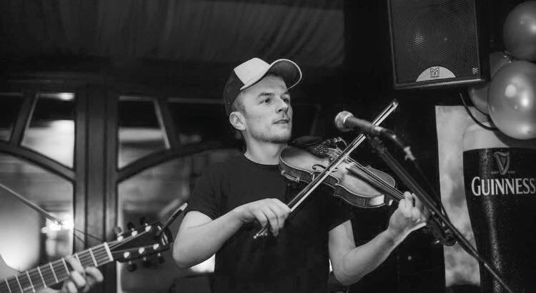 Sallysofomagh's tweet photo. Continue your #SuperSunday tonight with some live music from @SeanMagee13... sure it's only abit of craic! https://t.co/1av4TOq2N0