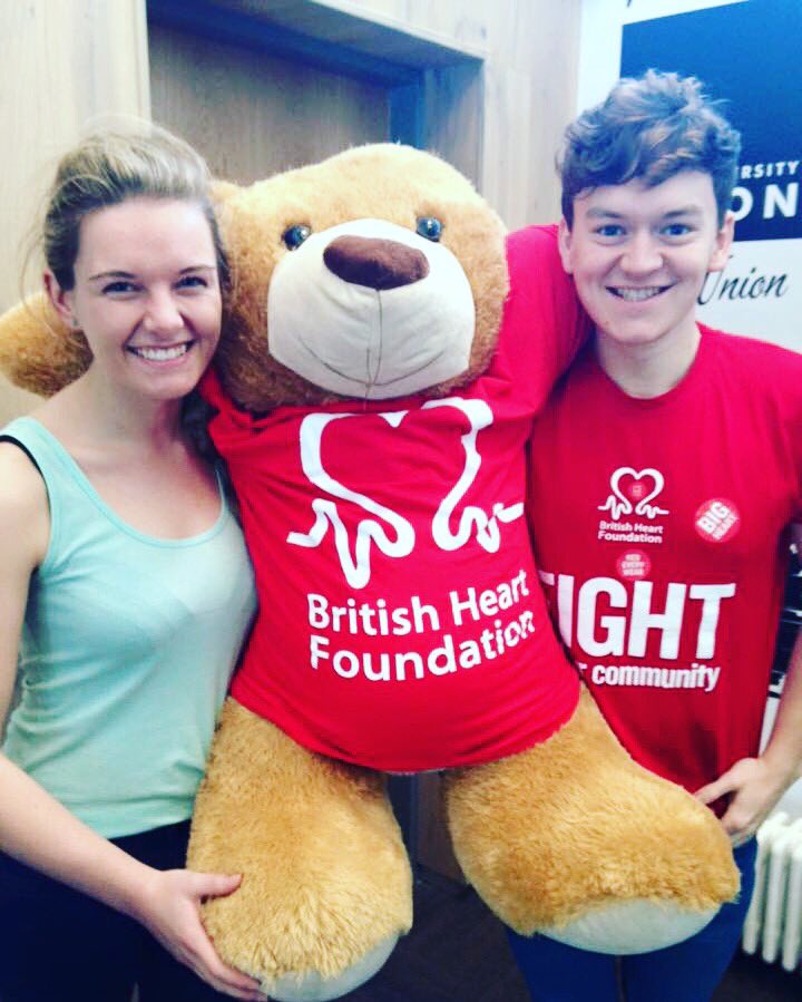 HullMedSoc's tweet photo. Now over the halfway point! We even managed to get a helping paw @Hullstudent @hullrag @TheBHF #48CPR #WearItBeatIt https://t.co/qvZMYvq6NF