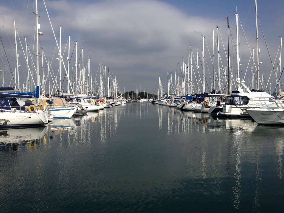 Lymington Yacht Haven tweet media