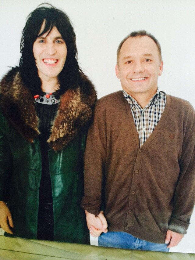 RealBobMortimer's tweet photo. Noel and I en croute https://t.co/I1FnxxWu9U