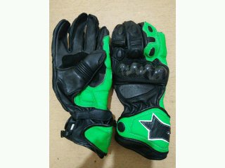 amelung82_biru's tweet photo. Sarung tangan racing kulit ori 300k https://t.co/S99FKmgNQd