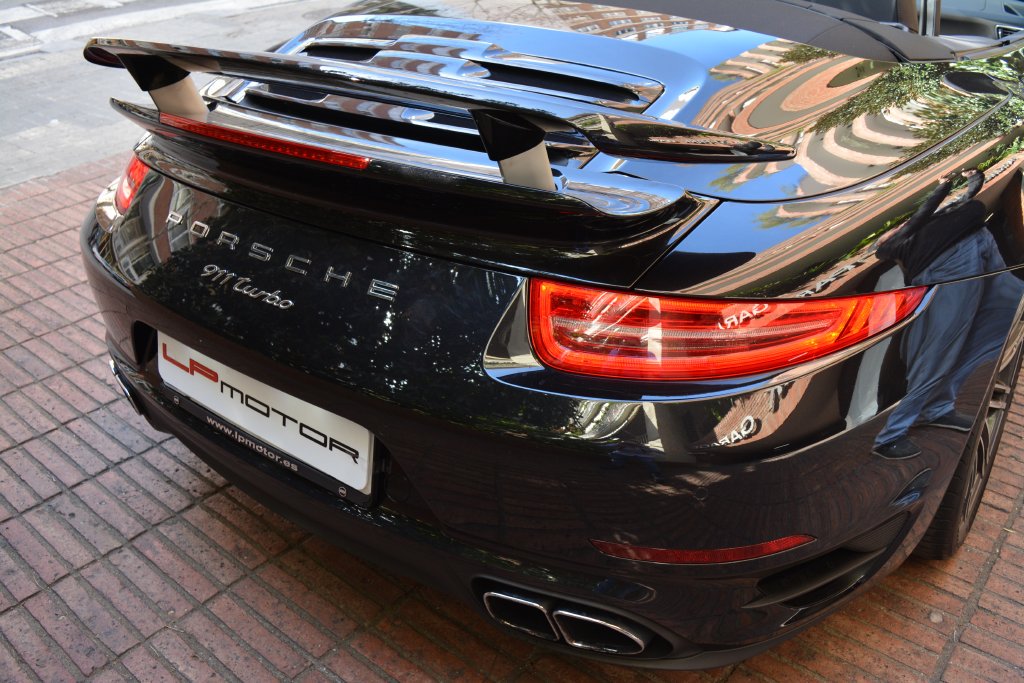 Atento a nuestra ultima entrada en stock. Porsche 911 Turbo Cabriolet. Más información en el 933 15 67 55