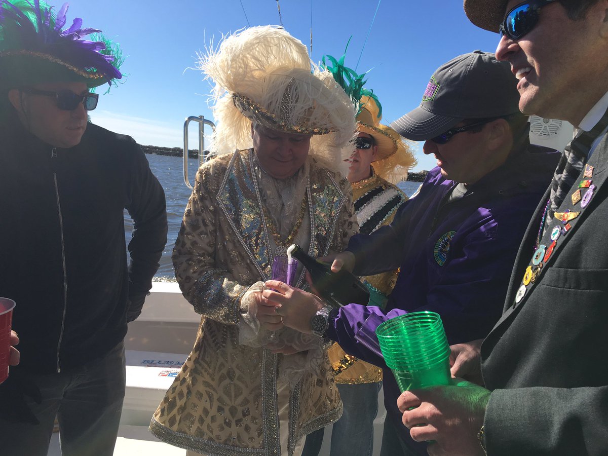 JBrannanLive's tweet photo. #royaltoast on the #royalcruise #HappyMardiGras2016 #wloxmardigras #fattuesday https://t.co/IIuP1whng7