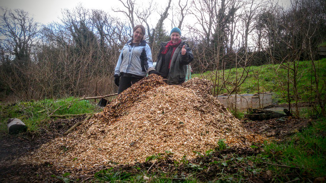 CoedenFachTrees's tweet photo. ."Never in the field of arboriculture, has so much woodchip, been transported, by so few." Thanks Heather &amp; Susie! https://t.co/QJtwtD3KJF