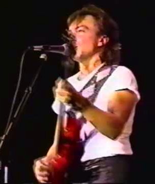 CassidyUnited's tweet photo. #DavidCassidy made magic of so many songs by great writers inc #PaulAnka & #WesFarrell https://t.co/1i5puWydJS https://t.co/qtKs2LrRTy