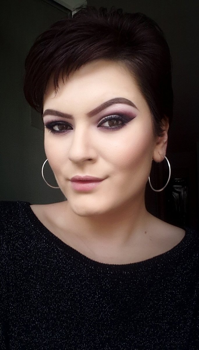 KatelynnRose491's tweet photo. #ValentinesDay #makeup using @SleekMakeUP Enchanted Forest  @SC_Cosmetics_UK @umaexpo https://t.co/2Pk3D1ESBC