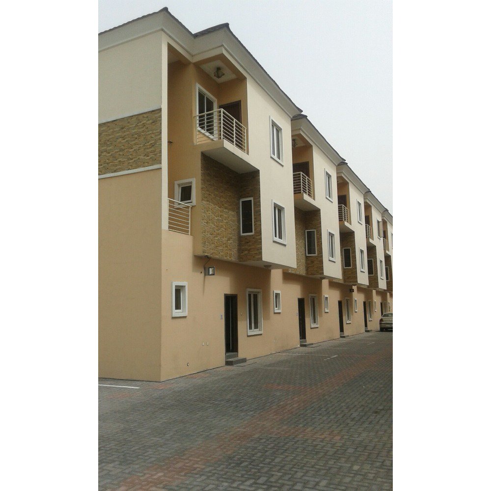 EkoRealtyNG's tweet photo. SALE. Serviced 4 bedroom Terrace unit with a service quarter at Ikate, Lekki. Ample car park, tight security,  N50m https://t.co/sGmLeUc6PW