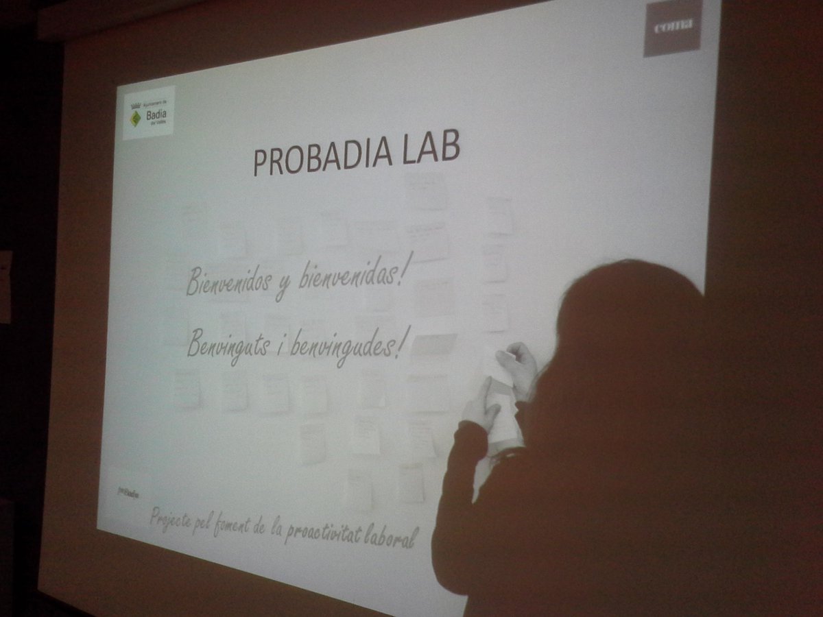 emmapive's tweet photo. Comencem: Bus4 (4t grup de usuaris) projecte #probadialab @Eloitheboy a escena https://t.co/yZpLcHXmCT