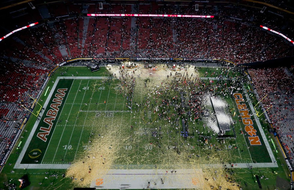 Football_com's tweet image. .@JayinMilwaukee writes a fond farewell to the now finished 2015 football season football.com/en-us/a-fond-f… #NFL #CFB