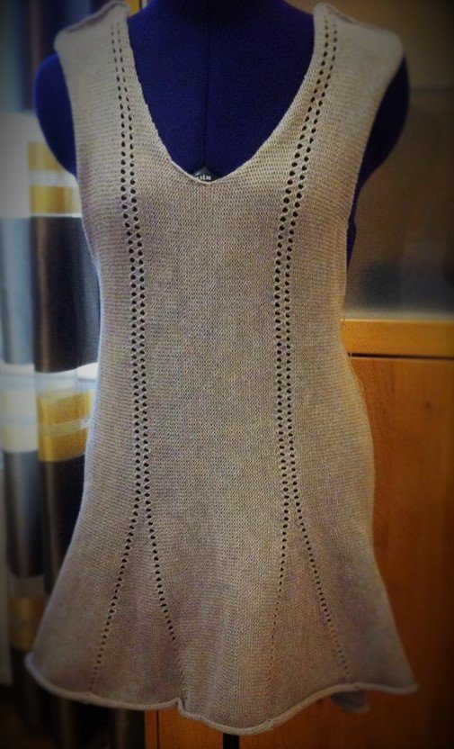 PurlaStrick's tweet photo. knitting and working.. one part of the next tunica is ready https://t.co/wW76Ti1ryG
