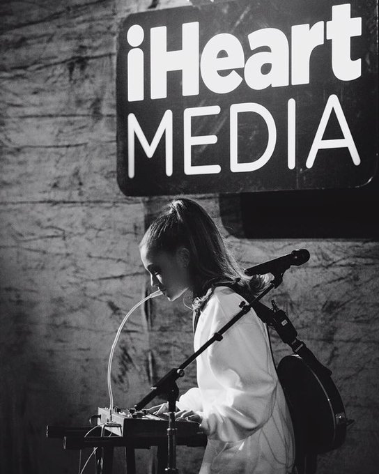 #iHeartAwards just: @ArianaGrande https://t.co/mSn2OOdbzc<a href="/tag/iheartawards"class="tags">#iHeartAwards</a><a class="tags" target="_blank" title="On Twitter" href="/?out=eyJ0eXAiOiJKV1QiLCJhbGciOiJIUzUxMiJ9.eyJpYXQiOjE3MjQ2NzE0NzUsImlzcyI6InR3cG9ybnN0YXJzLmNvbSIsIm5iZiI6MTcyNDY3MTQ3NSwiZXhwIjoxNzU2MjA3NDc1LCJyZWRpcmVjdF91cmwiOiJodHRwczovL3R3aXR0ZXIuY29tL0FyaWFuYUdyYW5kZSJ9.sVrnxPcdZvg_f_GEq-PpLLztuOY-7fv9UnKmg2iTehvSXZxJ3-psJFi0VI7R_HYLl5JLNxGDlrJbph7UjzMpeg">@ArianaGrande</a>