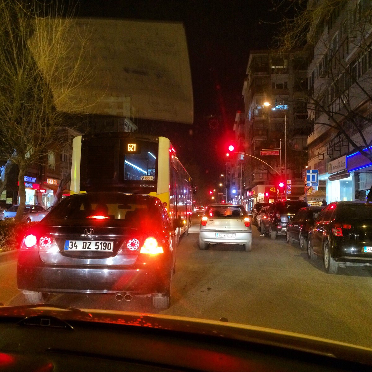 GUMRAH22_1905's tweet photo. 🚌..hey gidi yılların eskitemediği, çocukluğumuzun Kadıköy-Göztepe otobüsü. : )
#GZ1 https://t.co/DWocn0XpO2