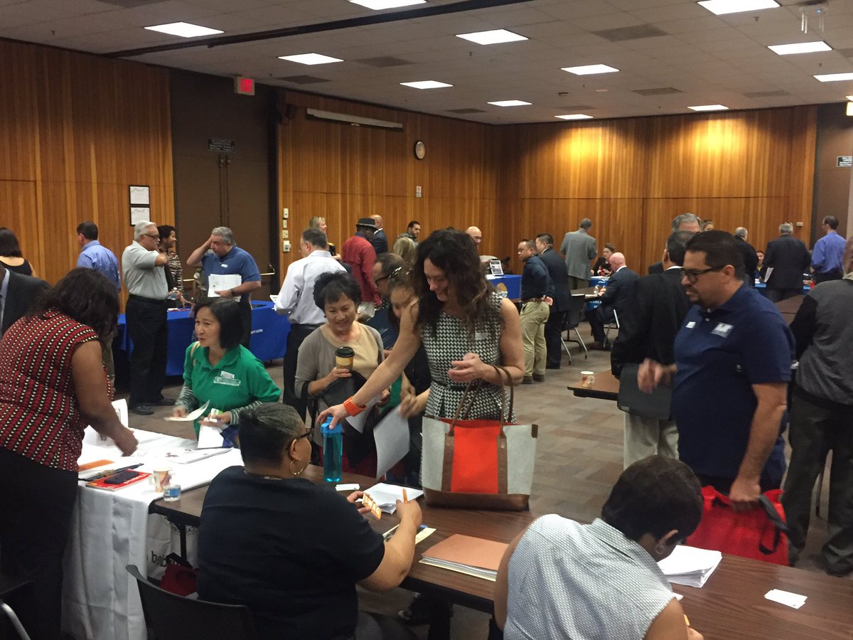 LACoSmallBiz's tweet photo. Full house at #ContractConnectLACo-you still have time to join us! https://t.co/zqYBQAS1vi