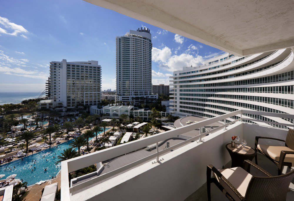 Fontainebleau's tweet photo. Take in the scenery. #Fontainebleau https://t.co/sRhuh581BO