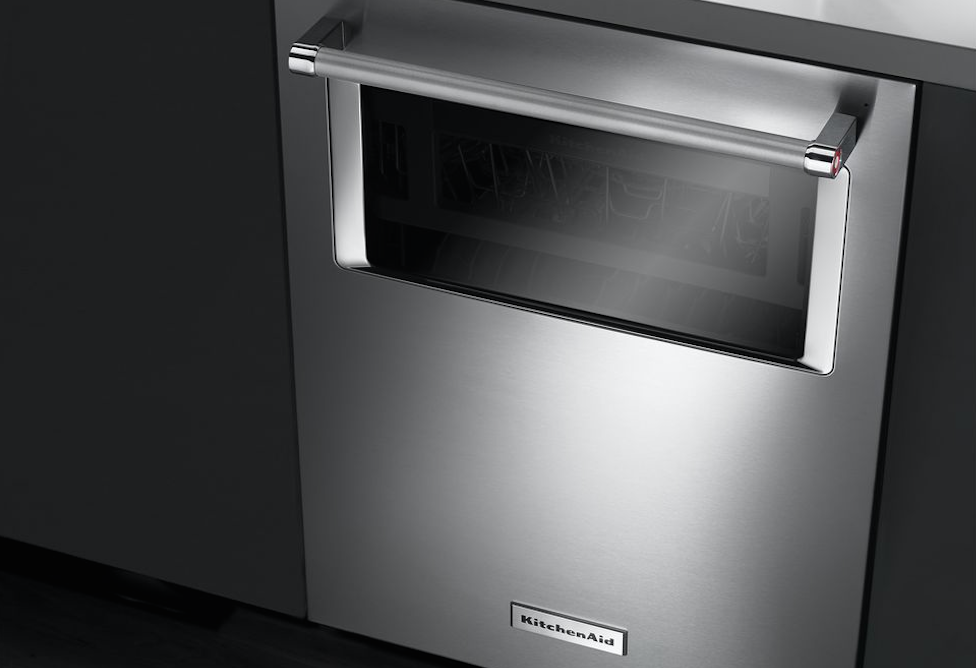 KitchenAidUSA's tweet photo. Behold our innovative new Dishwasher w/ Window. You can inspect dishes before removing them: https://t.co/tS4zh06QPO https://t.co/iUzY47ixud