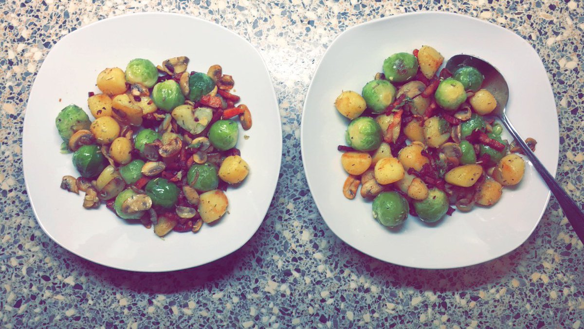 dieugab's tweet photo. First time cooking for my dad went well 😳 #kitchentuesday https://t.co/utpe7PrPb5