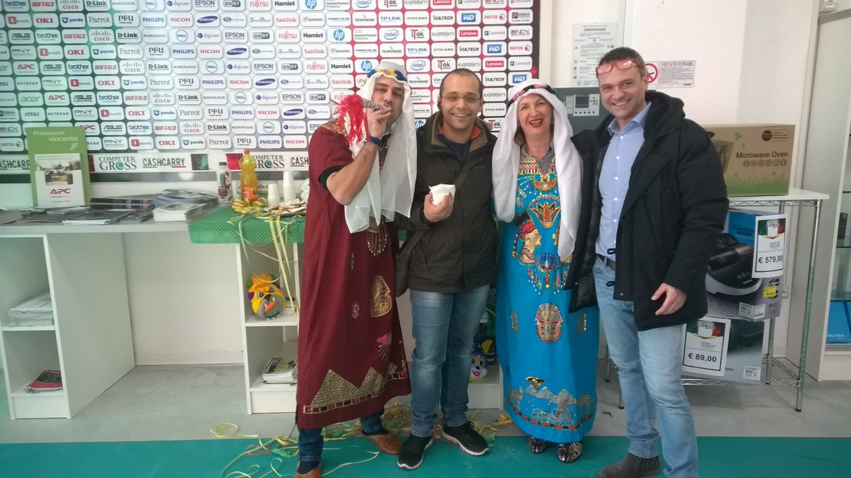 ComputerGross's tweet photo. Buon #MartediGrasso a tutti dai #CashAndCarry di Computer Gross! #ACarnevaleOgniScontoVale #ILoveComputerGross https://t.co/2KsXOECiy3