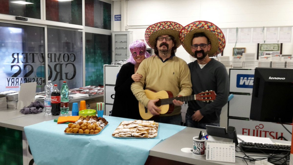 ComputerGross's tweet photo. Buon #MartediGrasso a tutti dai #CashAndCarry di Computer Gross! #ACarnevaleOgniScontoVale #ILoveComputerGross https://t.co/2KsXOECiy3