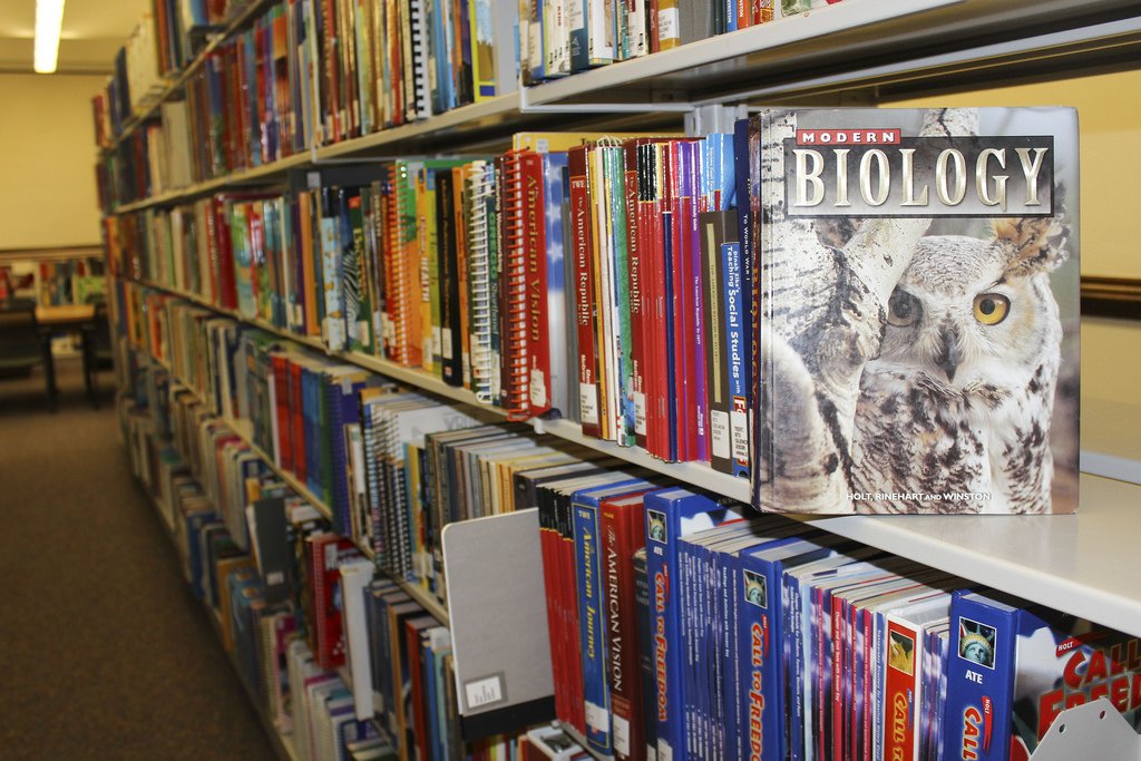 Student-run nonprofit offers free text books to cut college costs ow.ly/Y89ox