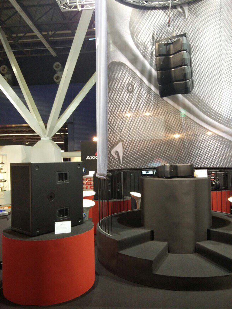 AxiomProAudio's tweet photo. new dual 8" LF + 1.4" HF AX800A compact powered line array plus matching SW1800A double 18"subwoofer.#AxiomProAudio https://t.co/ZKCzi1Vypo