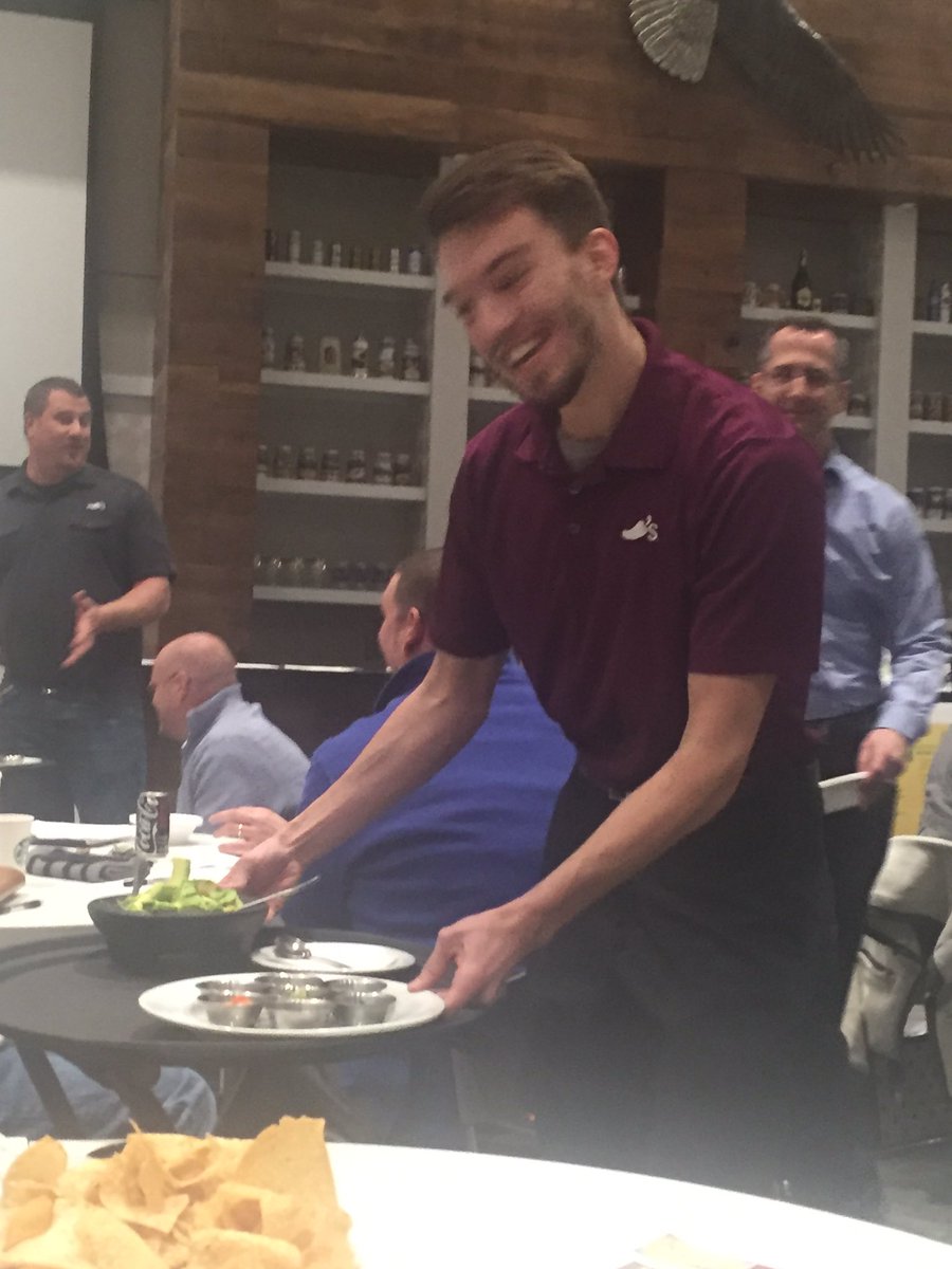 jrbolinger's tweet photo. RickyBobby making the perfect #TableGuac @chilis @SachsThom @GiallellaTony @ripto2793 https://t.co/SLagFomYlf