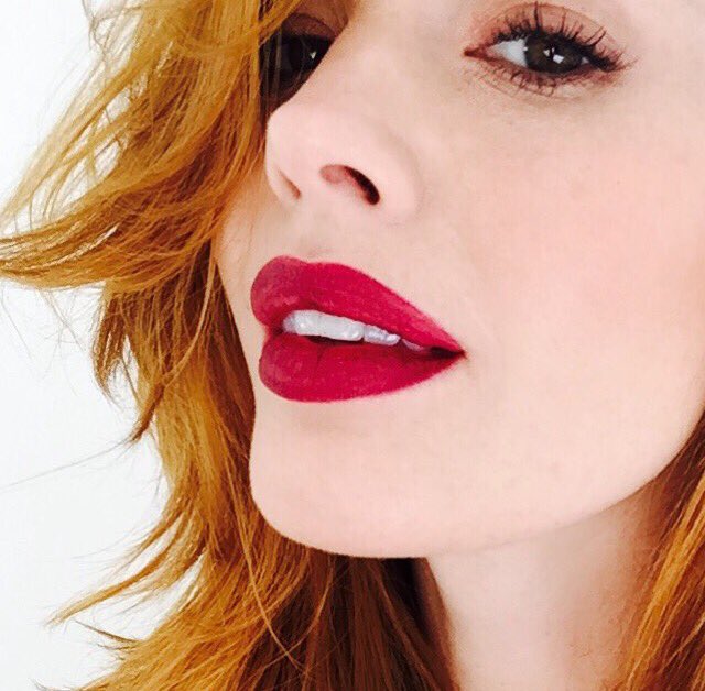 My new go to lipstick??@avoninsider 's Perfectly Matte in Wild Cherry 🍒