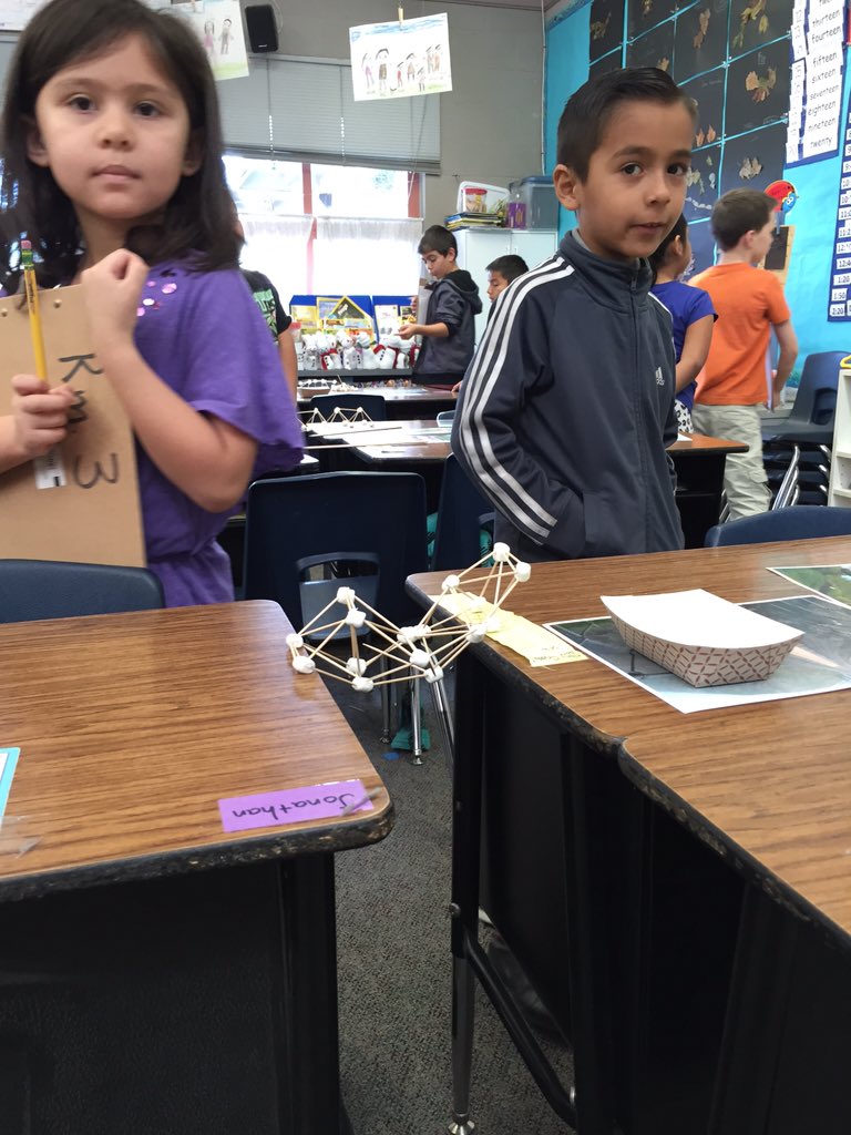 SRCSmaketheway's tweet image. Building Bridges maker challenge. #srmtw #maketheway