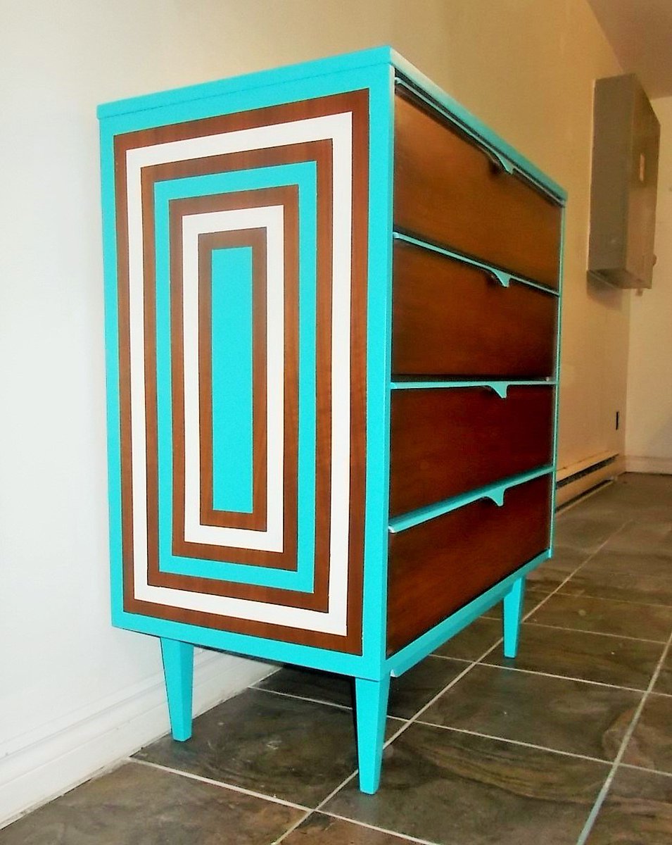 milowick's tweet photo. This dresser was always beautiful but now it's a statement piece. https://t.co/96VIRRRswv
