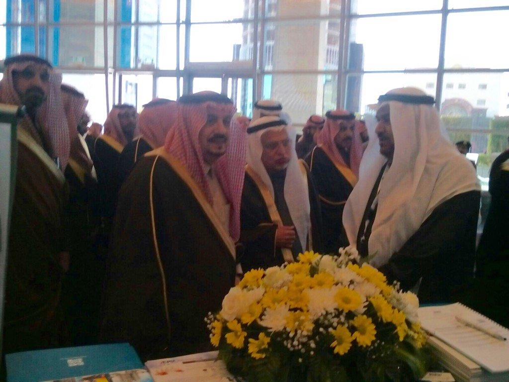 iEPM_Co's tweet photo. الرئيس التنفيذي م. محمد السهلي في استقبال سمو أمير الرياض حفظه الله أثناء زيارته لجناح الشركة في ملتقى الإنشاءات https://t.co/3ISqKlZR0t