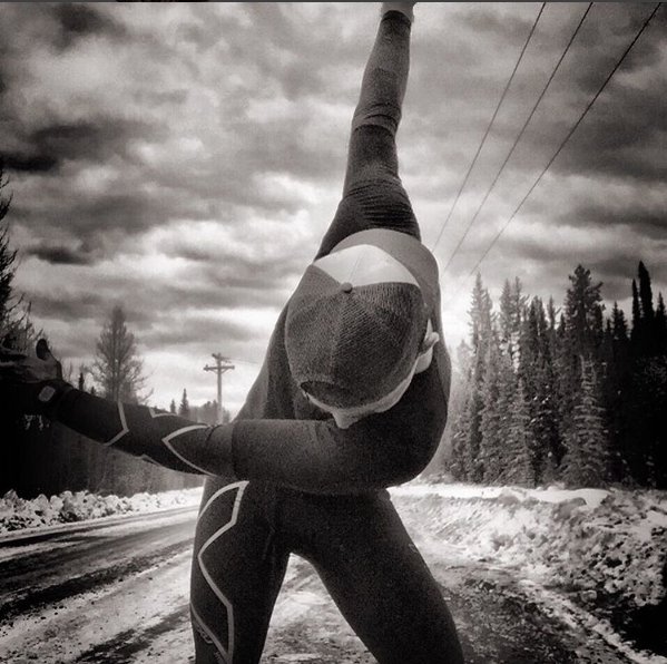 2XUcanada's tweet image. Stretch and gear up for a rewarding workout with #2XUcompression #twotimesyou @yycbrosocr does it right!