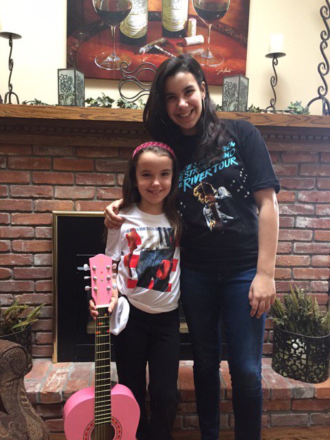 ABC's tweet photo. Dad writes school note excusing daughters' tardiness because of a Bruce Springsteen concert: https://t.co/0OMlhFmlZN https://t.co/TKRO9lOc13