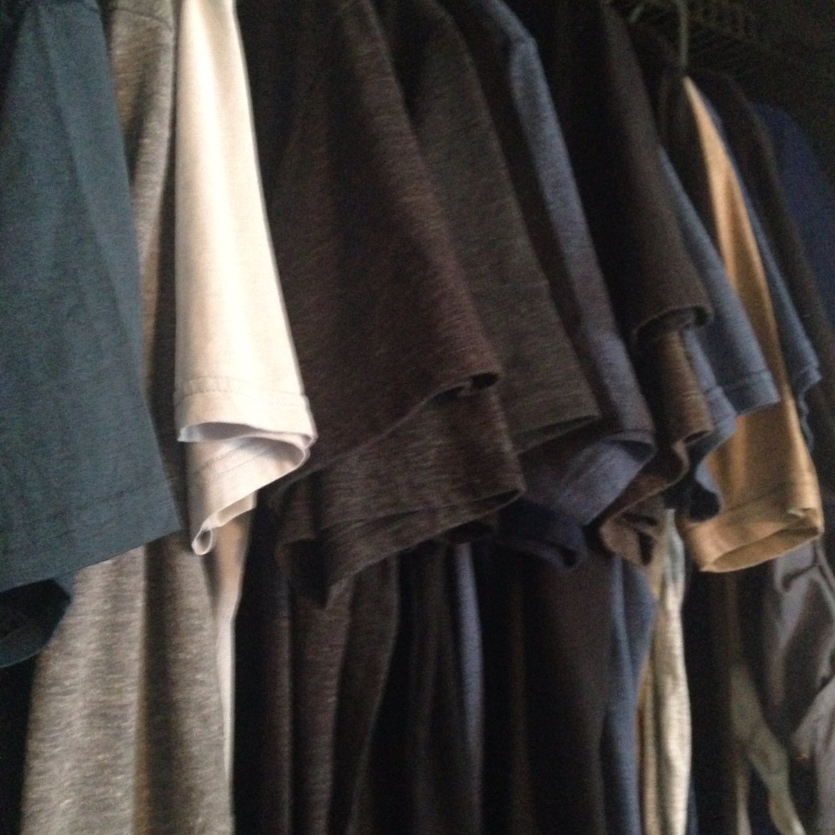 MindsetByDesign's tweet photo. I've worked hard to fill my closet w T-shirts & flip flops! #entrepreneur #mindsetbydesign https://t.co/MeYgz2IcTf