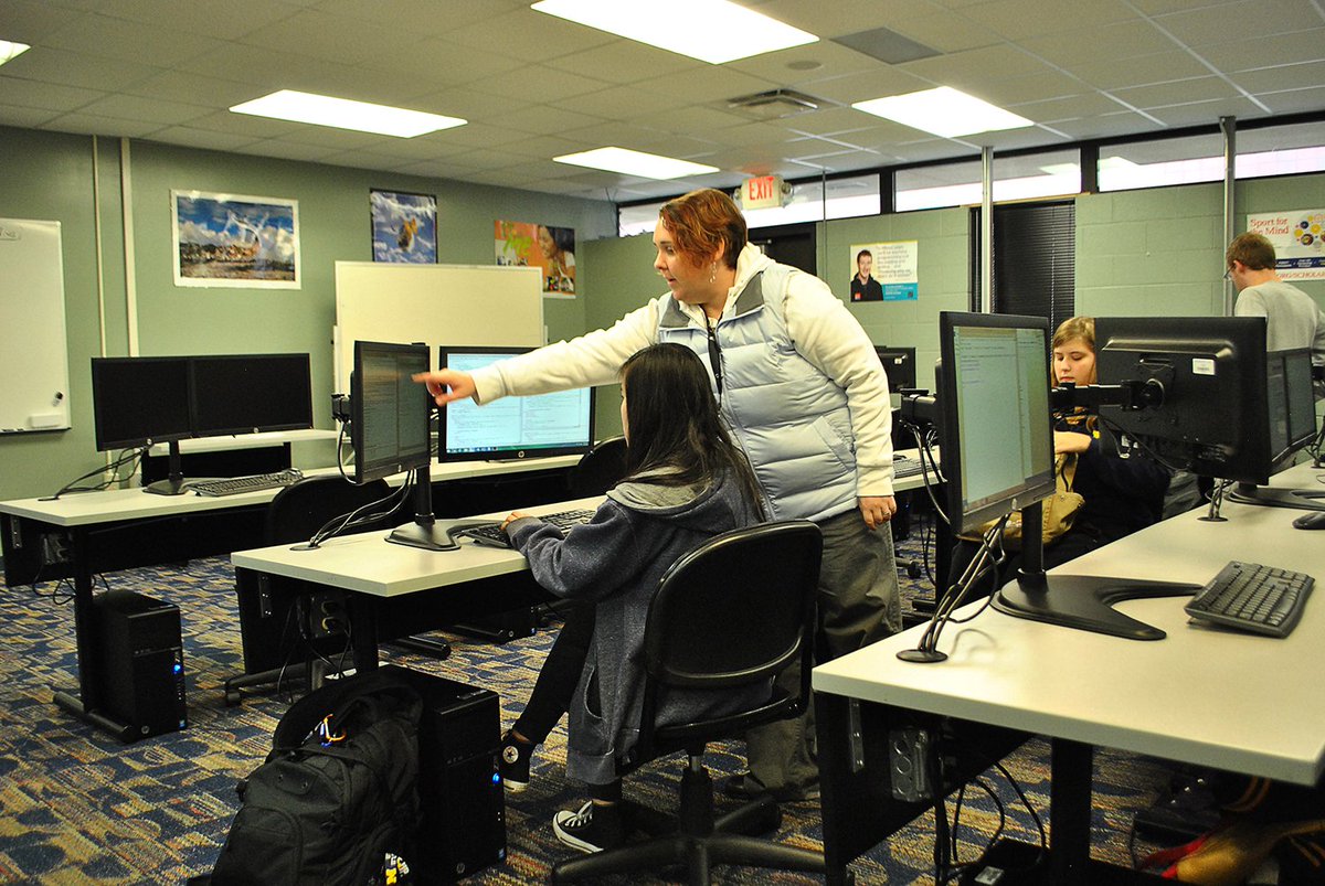 LISDTECHCenter's tweet photo. #TeacherTuesday this week goes to Nicole Hutchison! Nicole is our #TECHCompProg instructor & a FIRST Robotics Coach! https://t.co/9T7NPOhXpG