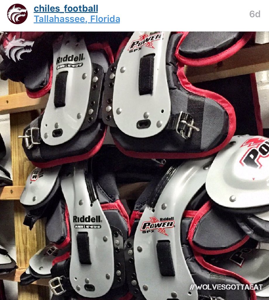 Equipment_Man's tweet photo. Excited for @chilesfootball and their new @RiddellSports #SpeedFlex helmets and #PowerSPX pads! #WolvesGottaEat https://t.co/FXBrvdsavL