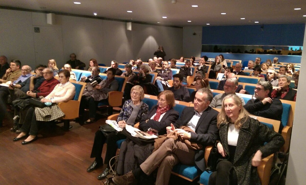 Ballester38's tweet photo. Sala quasi plena al @MHcat per seguir la presentació de la meva biografia amb #DalmauEditor Gràcies! https://t.co/SIvJX5YruW