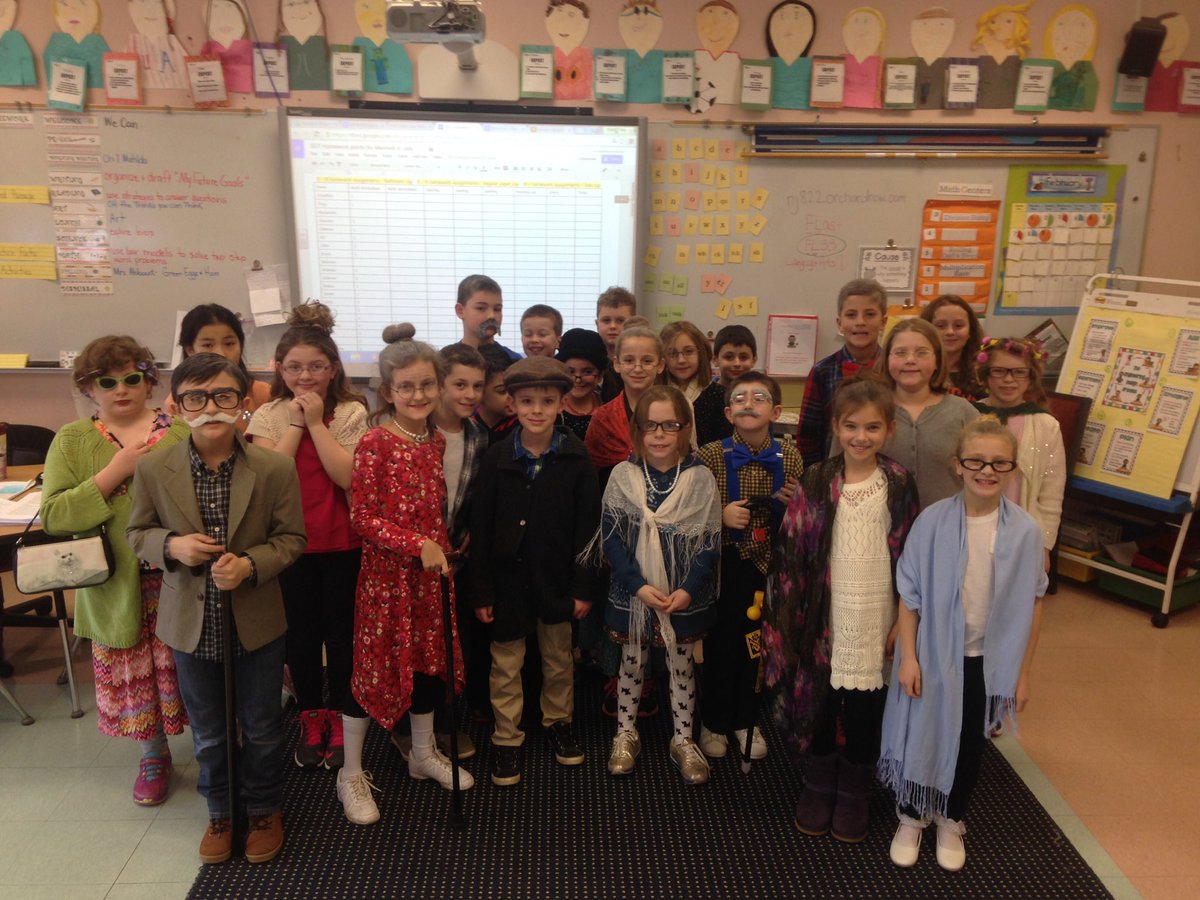 donovanLF5's tweet photo. 100 days smarter @LFSchool3 https://t.co/UMMqDwcsxD