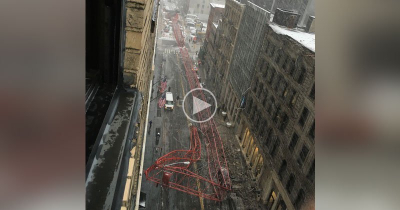 hovaboards's tweet photo. Raw Video Captures 565 ft Crane Collapsing in Manhattan via @twistedsifter https://t.co/Z7Tj1pNn6z https://t.co/RwhnBOwY6U