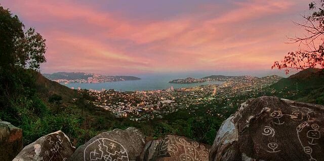 #AcapulcoEsTodoElAño
Desde Palma Sola la vista de nuestro bello puerto #Acapulco