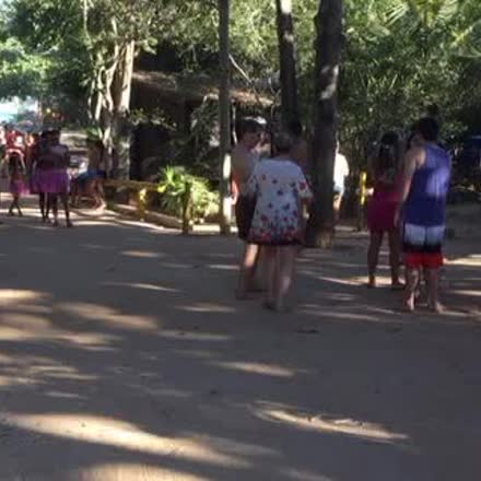 CampingdoSiri's tweet photo. |REPLAY| Ao vivo do bloco! 🎉🎉🎉🎉 #katch #Periscope https://t.co/ni1nm2pDkB https://t.co/1OxVAtfNje