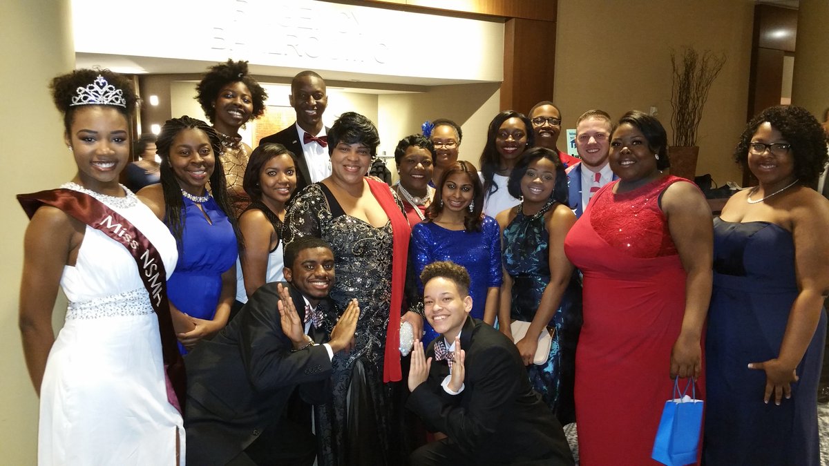HospitalityNccu's tweet photo. NCCU HOSPITALITY STUDENTS AT THE NATIONAL SOCIETY OF MINORITIES IN HOSPITALITY GRAND GALA FEB 6TH 2016. ARLINGTON VA https://t.co/tqbiE0tOxh