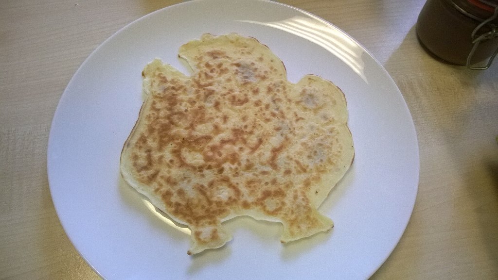 Happy pancake day! Here's my carefully created hen-shaped pancake, honest!
