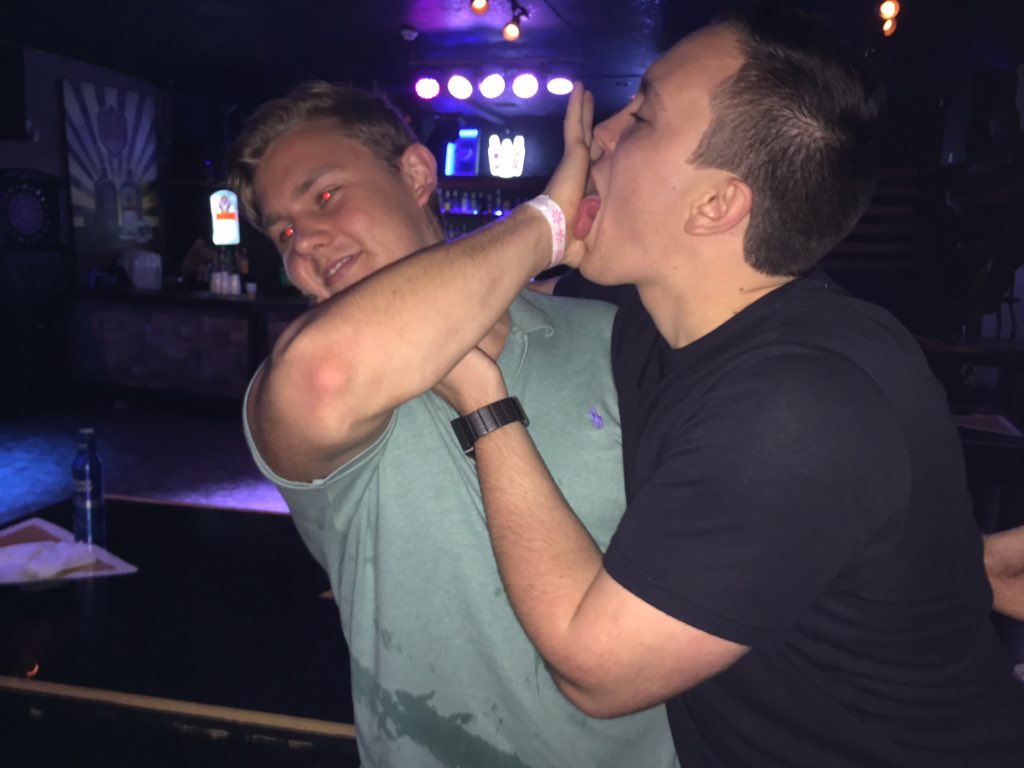 MCway31's tweet photo. @PaulNSchmidt is trying to give @hagertytom a present on his own birthday. What a guy. https://t.co/OhnGUZgJ1K