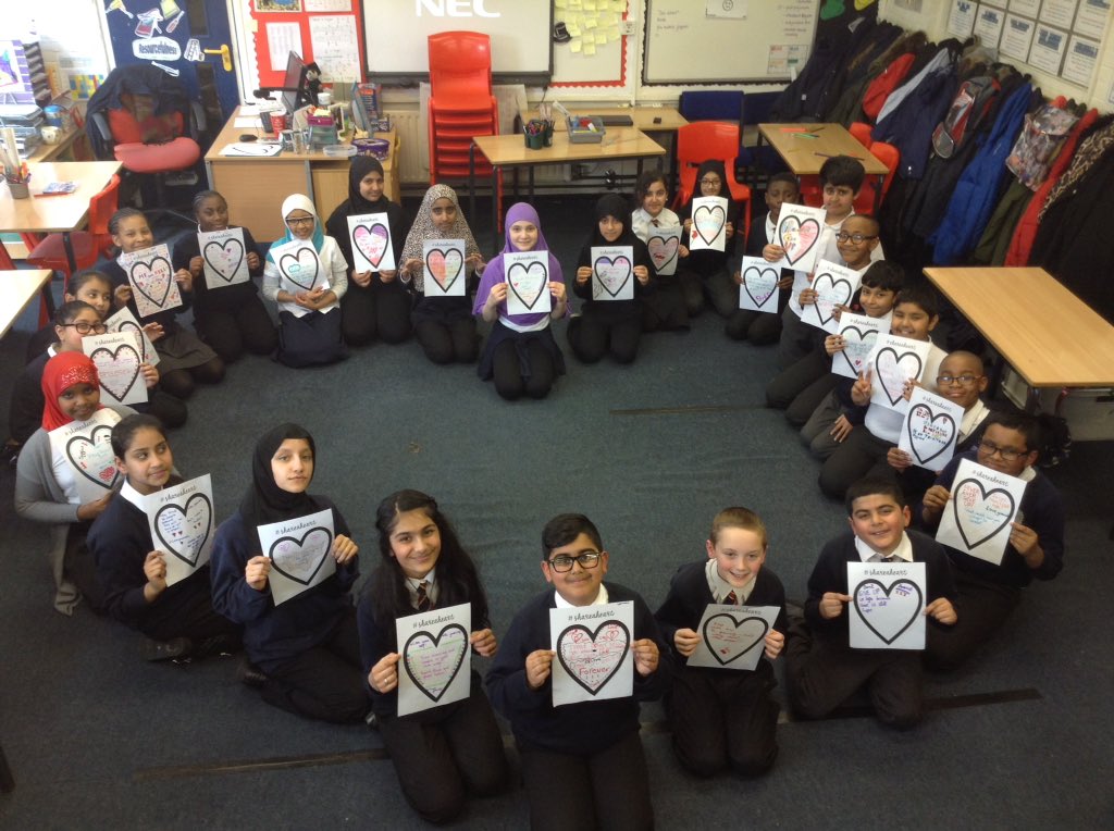 Our hearts within a heart in 6F @VicParkAcademy creating positive messages for Safer Internet Day #shareaheart ❤️