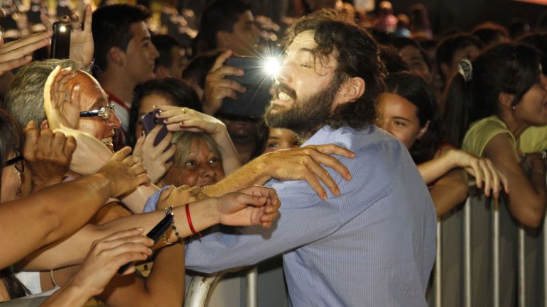 PaparazziRevis's tweet photo. Cansado y enojado. ¿Ergün Demir se quiere de la Argentina? ¿Por qué?
---> https://t.co/htIfv7HXO7 https://t.co/l8VmVbpDI6