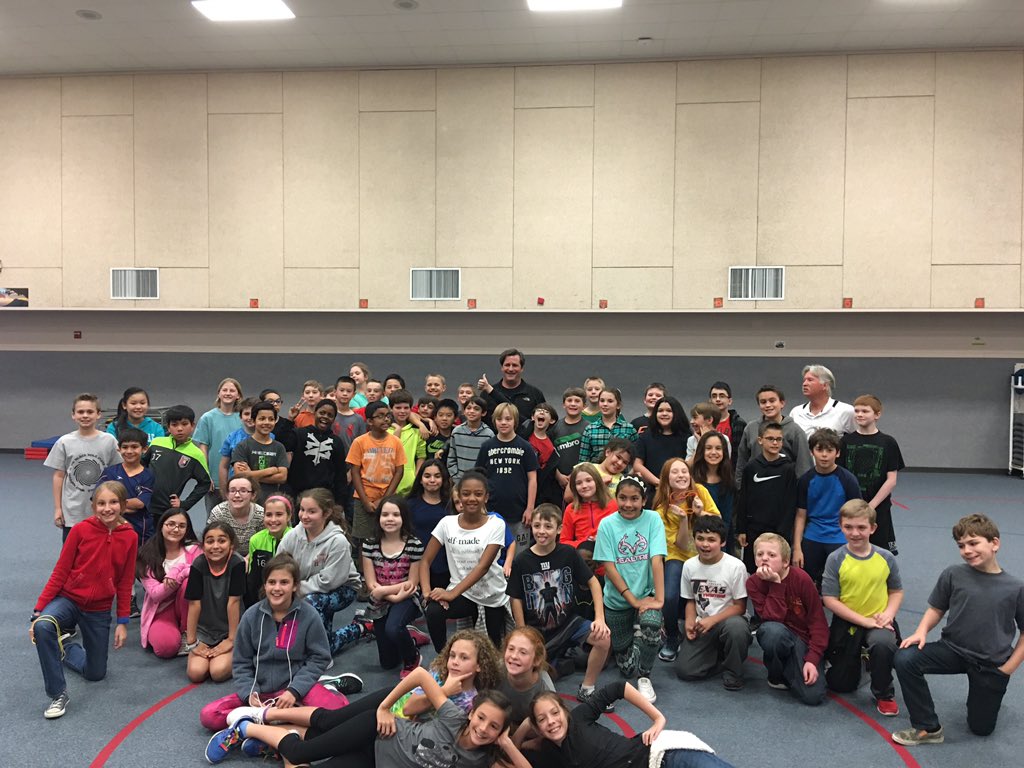 draper_vicky's tweet photo. 5th grade working on expanding leadership skills with strings at Cypress w/Greg Glover @draper_vicky @Bret_LISD https://t.co/uHvg0I6oGq
