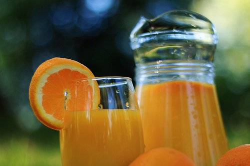 elHatillo_es's tweet photo. Después de leer esto querrás comenzar tu día con un buen zumo de naranja. #BlogElHatillo https://t.co/xLTjJpN3F5 https://t.co/nWdCtwrvdB