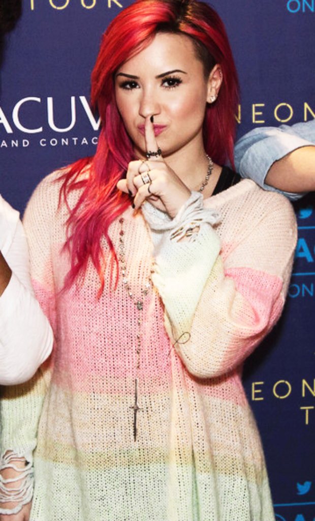 infodlbr's tweet photo. Retweet to vote! 
#Lovatics #iHeartAwards #BestFanArmy https://t.co/TmTcxAAx8Z