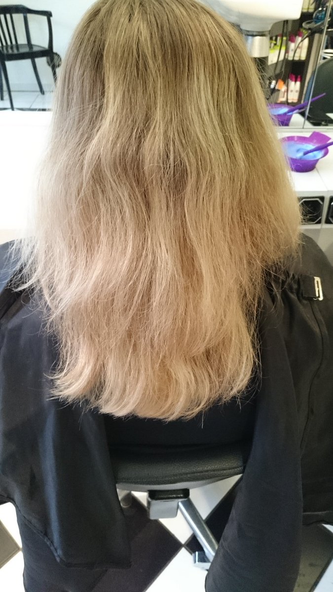 SalonLescher's tweet photo. Wir Friseure haben doch den besten Job der Welt! #bestjob #hairstyle #berrywell https://t.co/GjTs8kq2sV