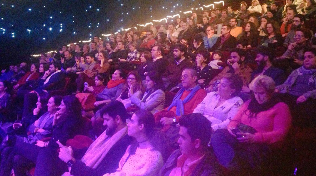 16escalones's tweet photo. Llenazo en la presentación de #Capricho @laflakaoficial. Gracias a todos los que nos acompañáis https://t.co/0Z3CW299vb
